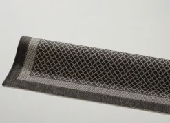 Angenehm flache Brücken und Teppiche in Sisaloptik