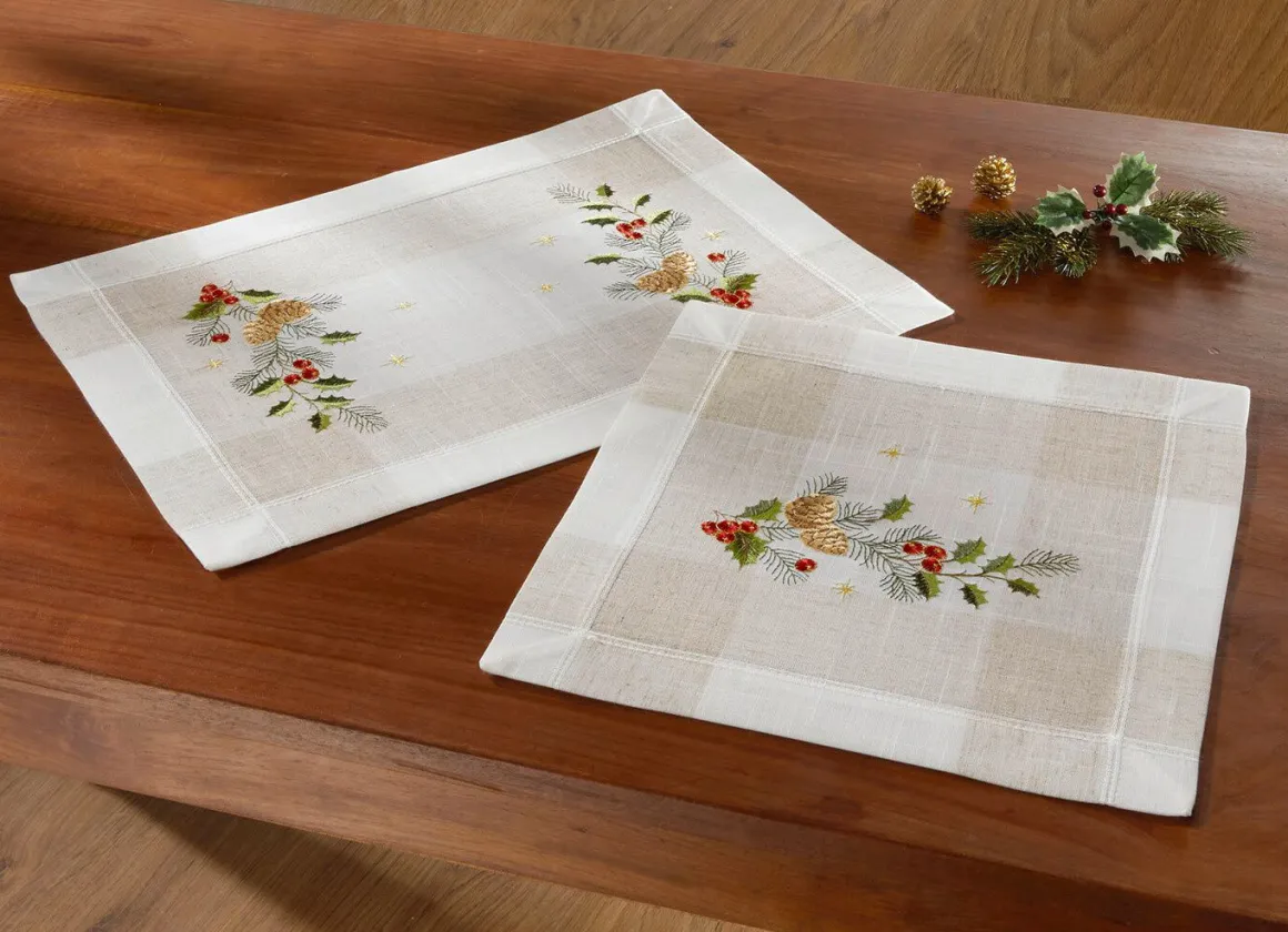 Aufwendig bestickte Tischdecke oder Kissenbezug