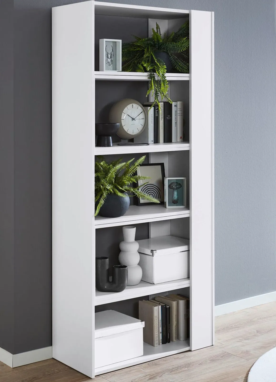 Ausziehbares Wandregal mit modernem Design