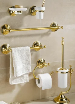 Badezimmer-Accessoires aus Messing und Keramik