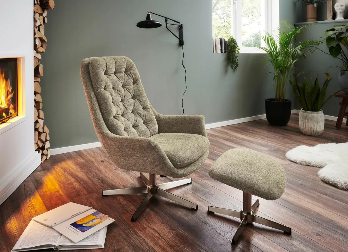 Bequemer Relax-Sessel mit Hocker