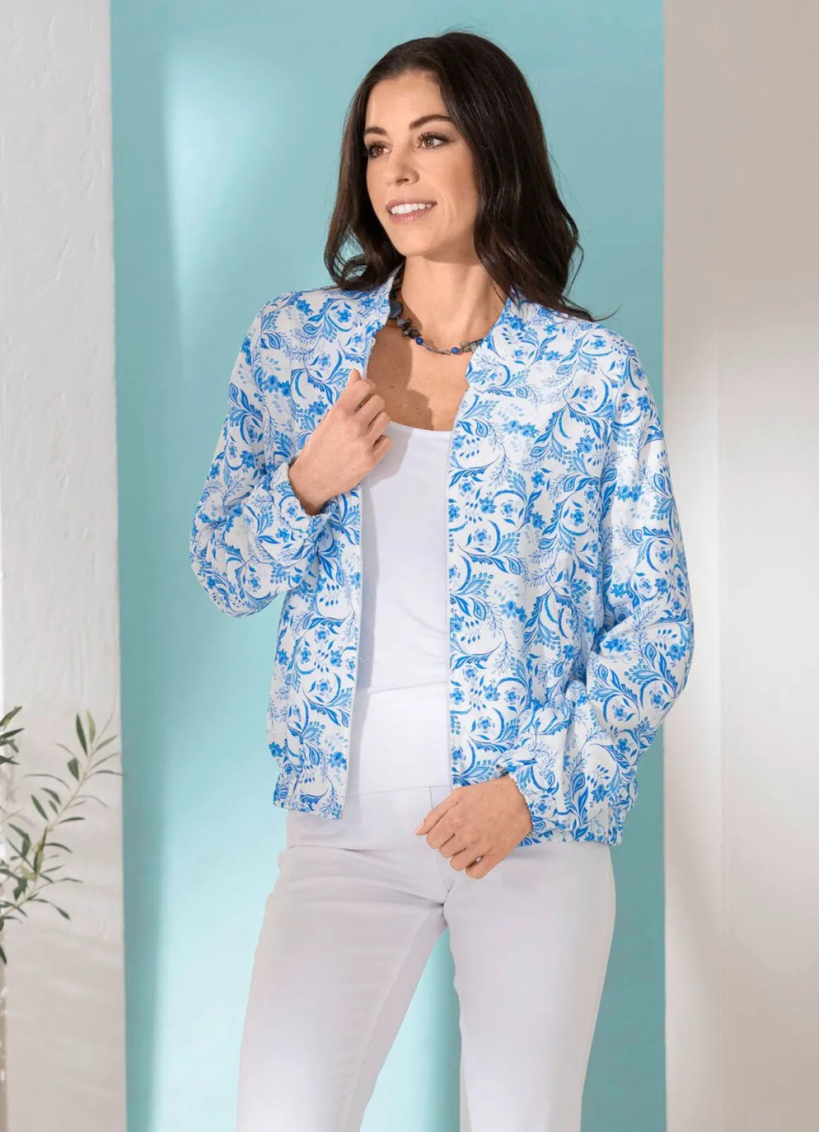 Blusenjacke mit gesmokten Abschlüssen