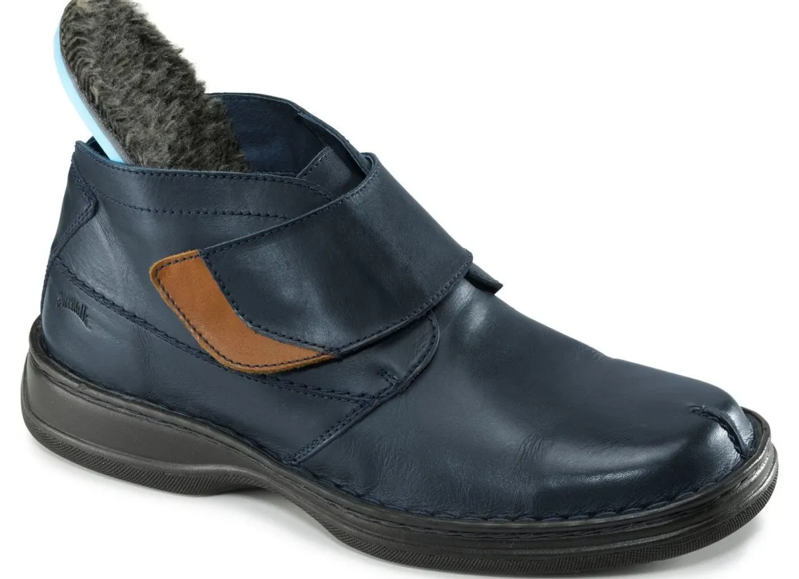 Boot mit verstellbarer Klettspange