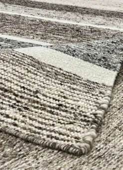 Brücken und Teppiche aus natürlichen Materialien