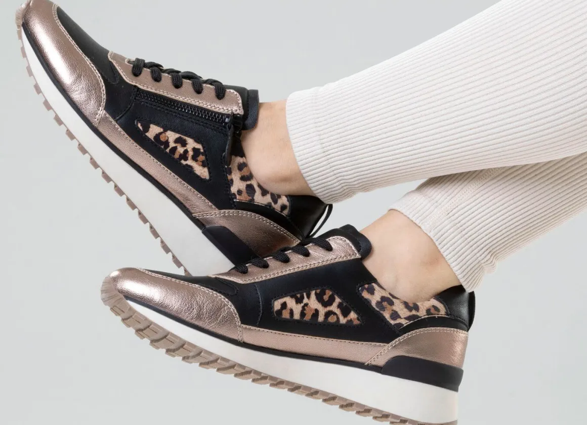 Caprice, trendige Damen-Sneaker, Weite G, mit herausnehmbarem Lederfußbett