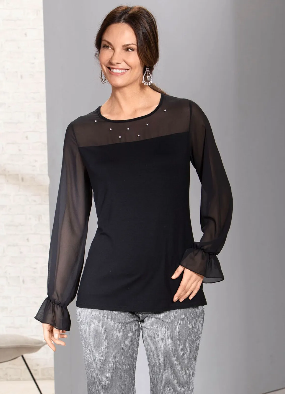 Exzellentes Shirt mit Chiffon-Verarbeitung