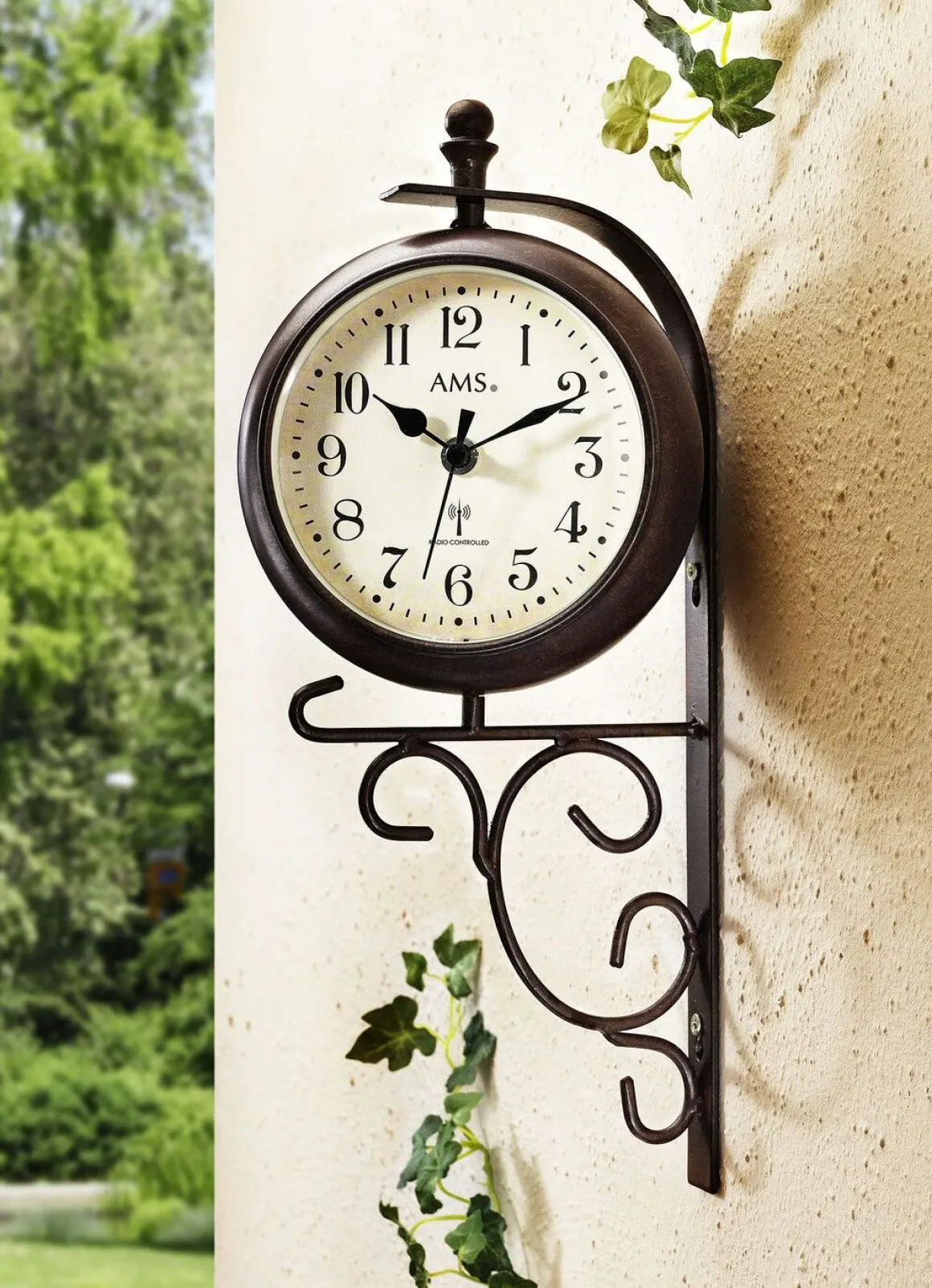 Funk-Wanduhr mit Thermometer