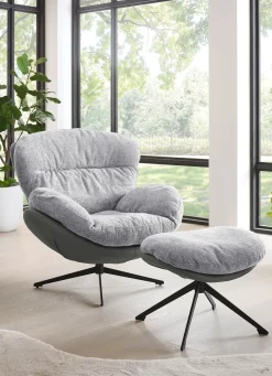 Gemütlicher Loungesessel mit Hocker