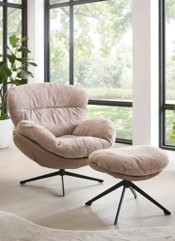 Gemütlicher Loungesessel mit Hocker