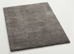 Handgetuftete Brücken und Teppiche mit dichtem Flor