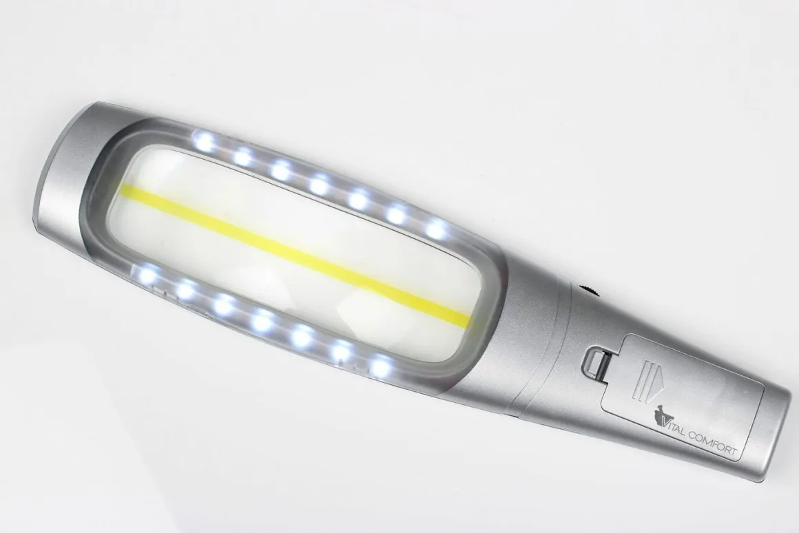 Handliche und praktische LED-Lupe