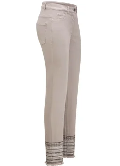 Hose mit aufwendiger Stickerei im Ethno-Stil