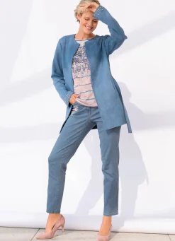 Jeans mit floraler Stickerei