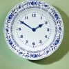 Keramik-Wanduhr mit klassischem Zwiebelmuster