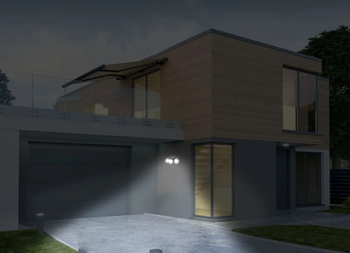 LED-Strahler Panta Trio Solar