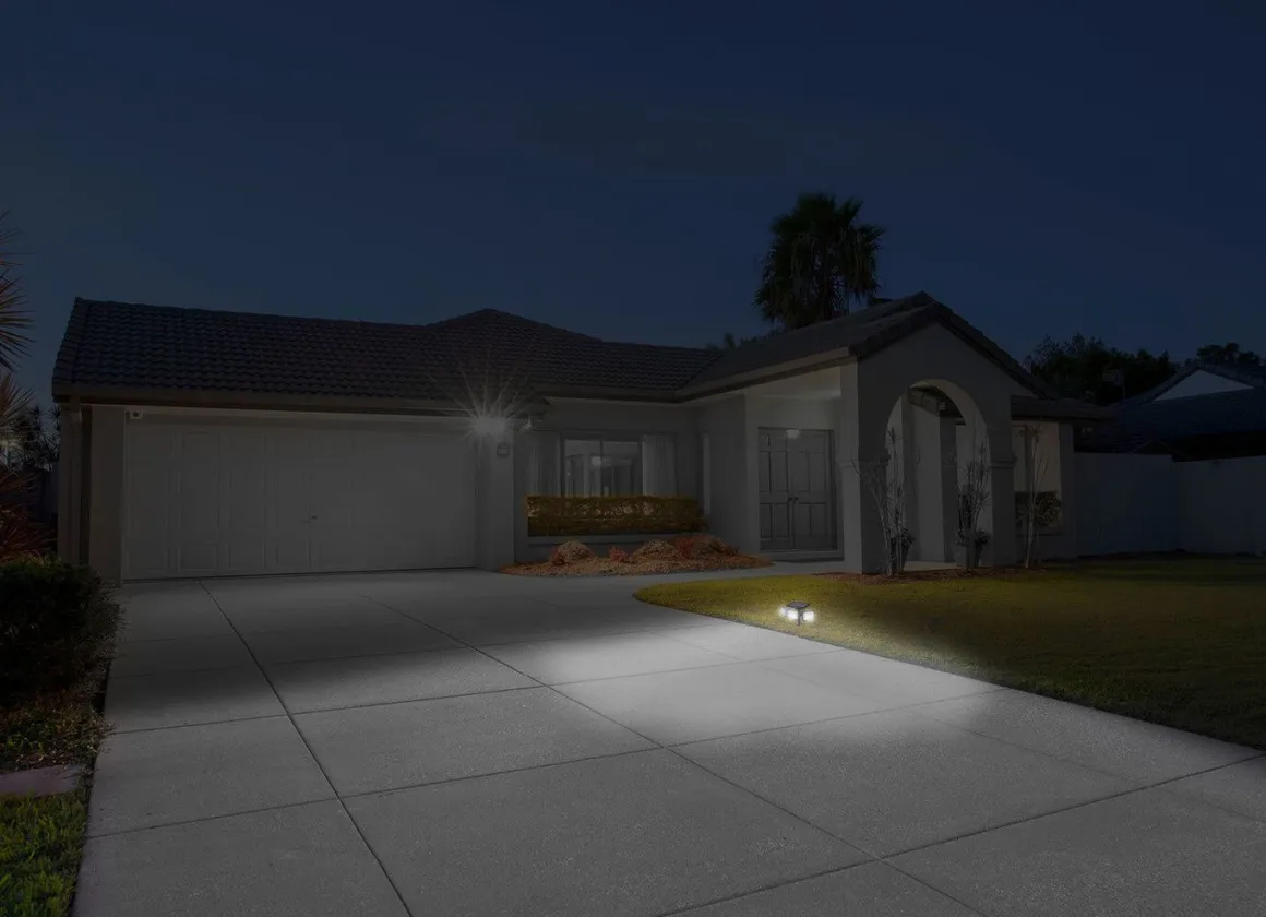 LED-Strahler Panta Trio Solar