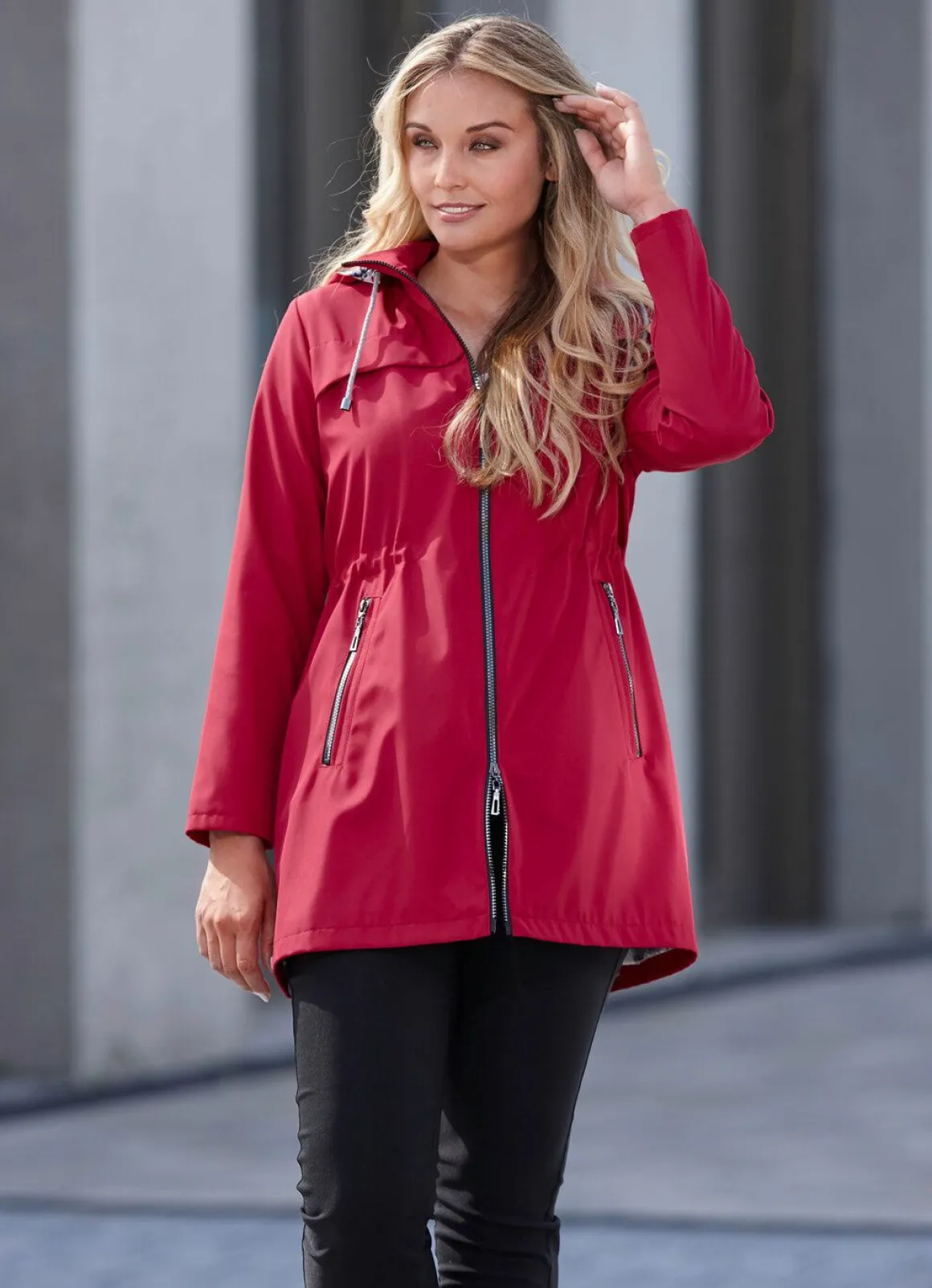 Longjacke mit abnehmbarer Kapuze