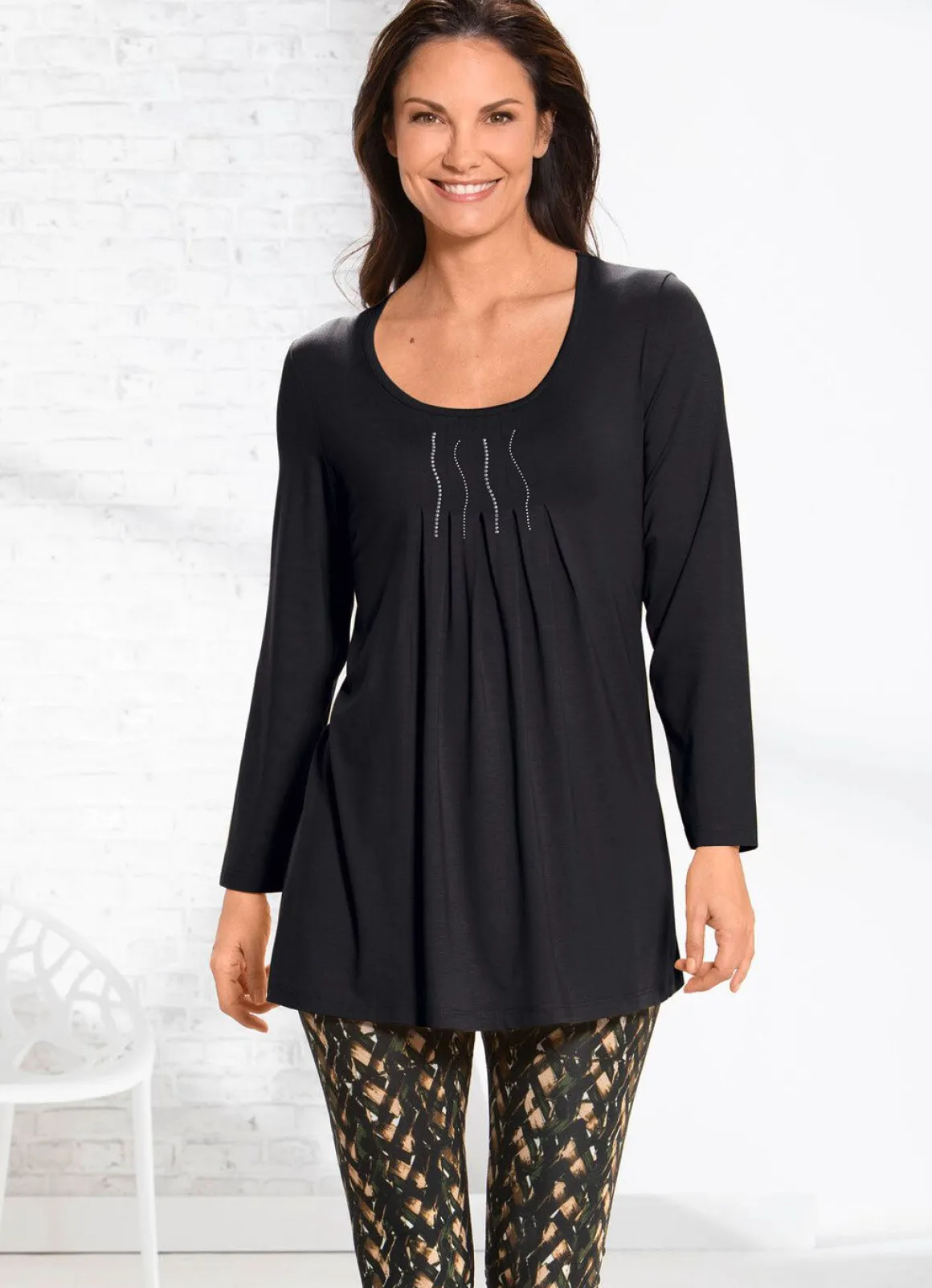 Longshirt mit Plättchenzier in 2 Farben