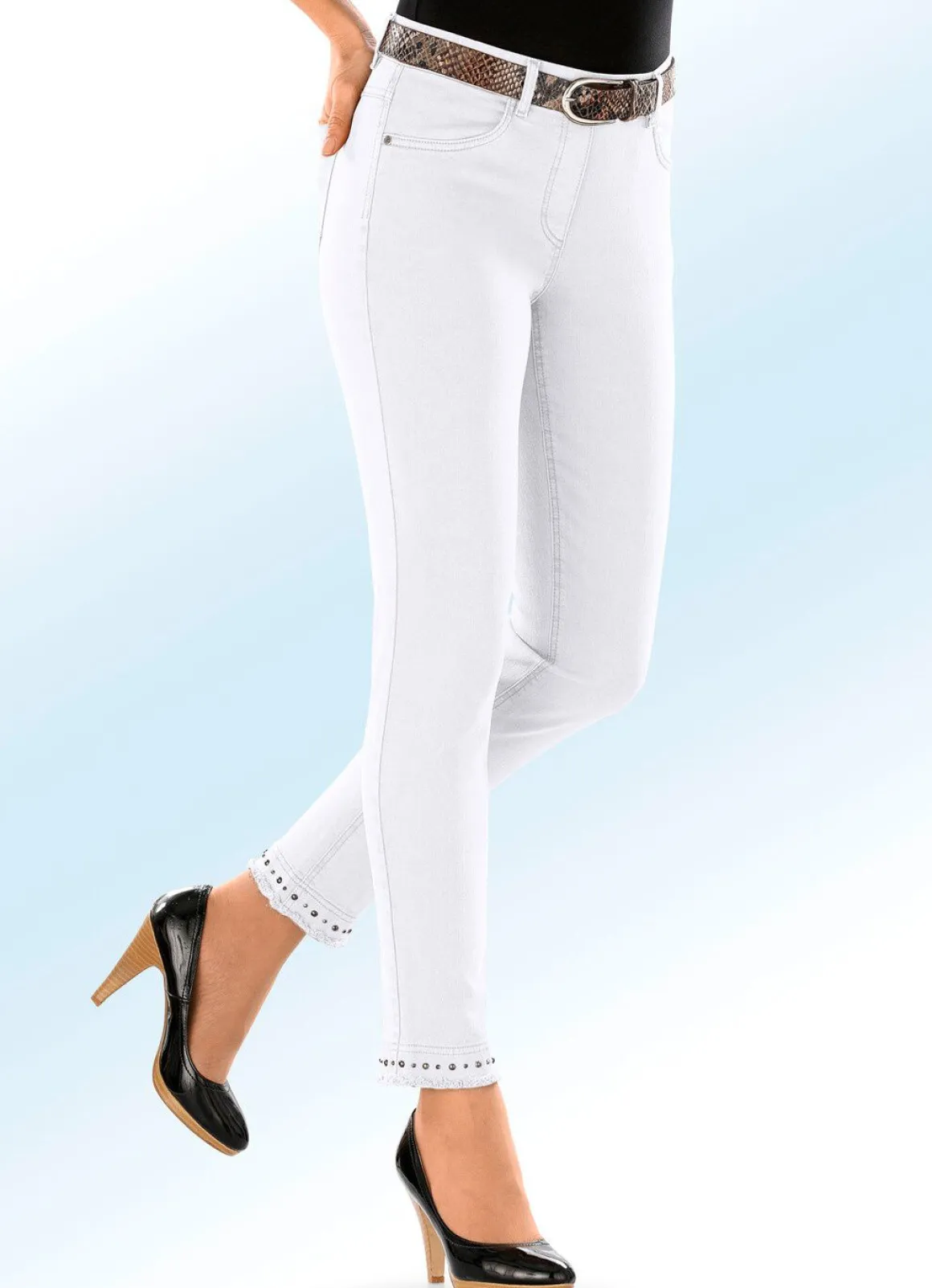 Magic-Jeans mit toller Nietenzier sowie angesagtem Fransensaum