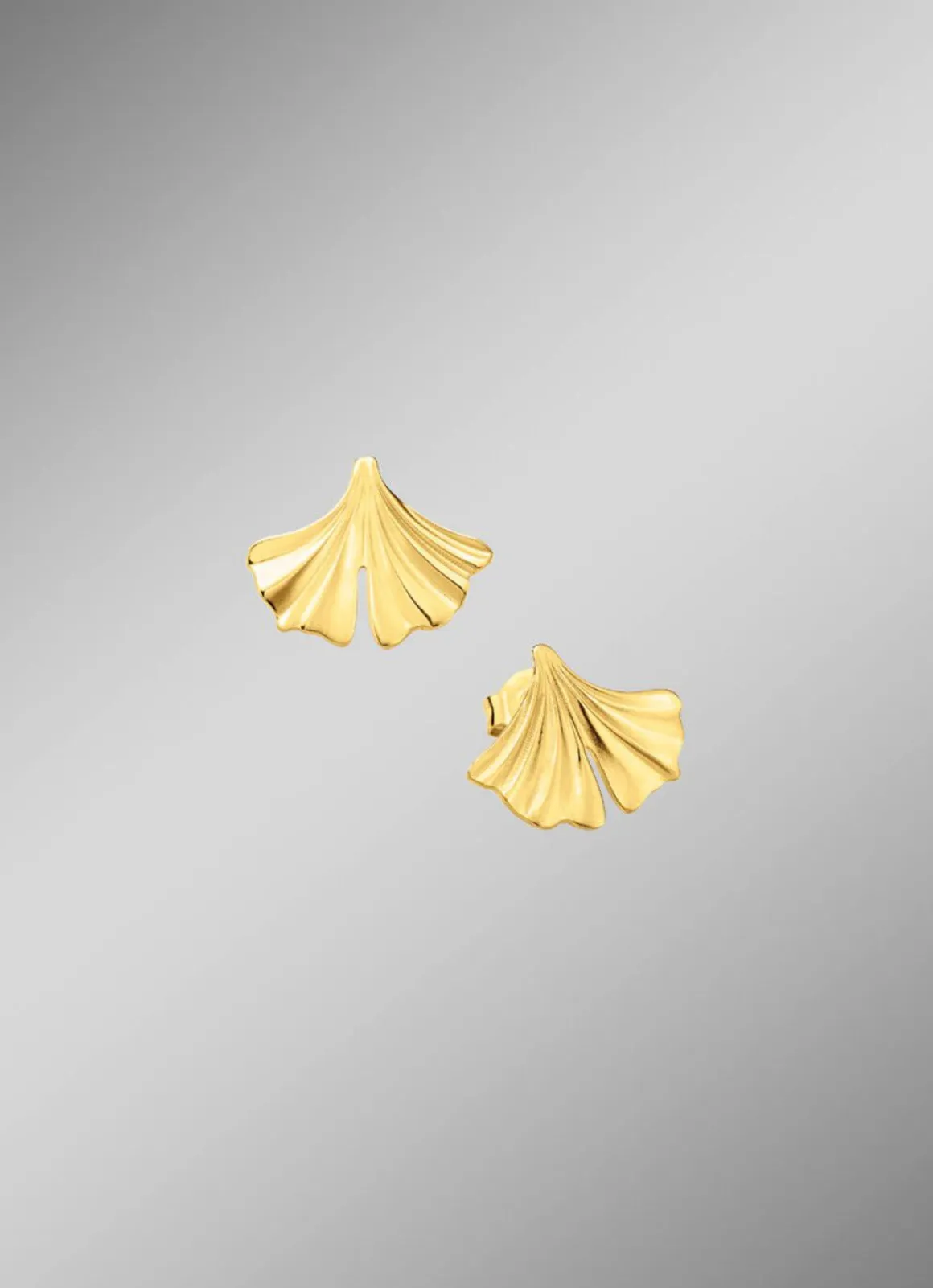 Natürliche Eleganz: Ohrstecker Ginkgoblatt