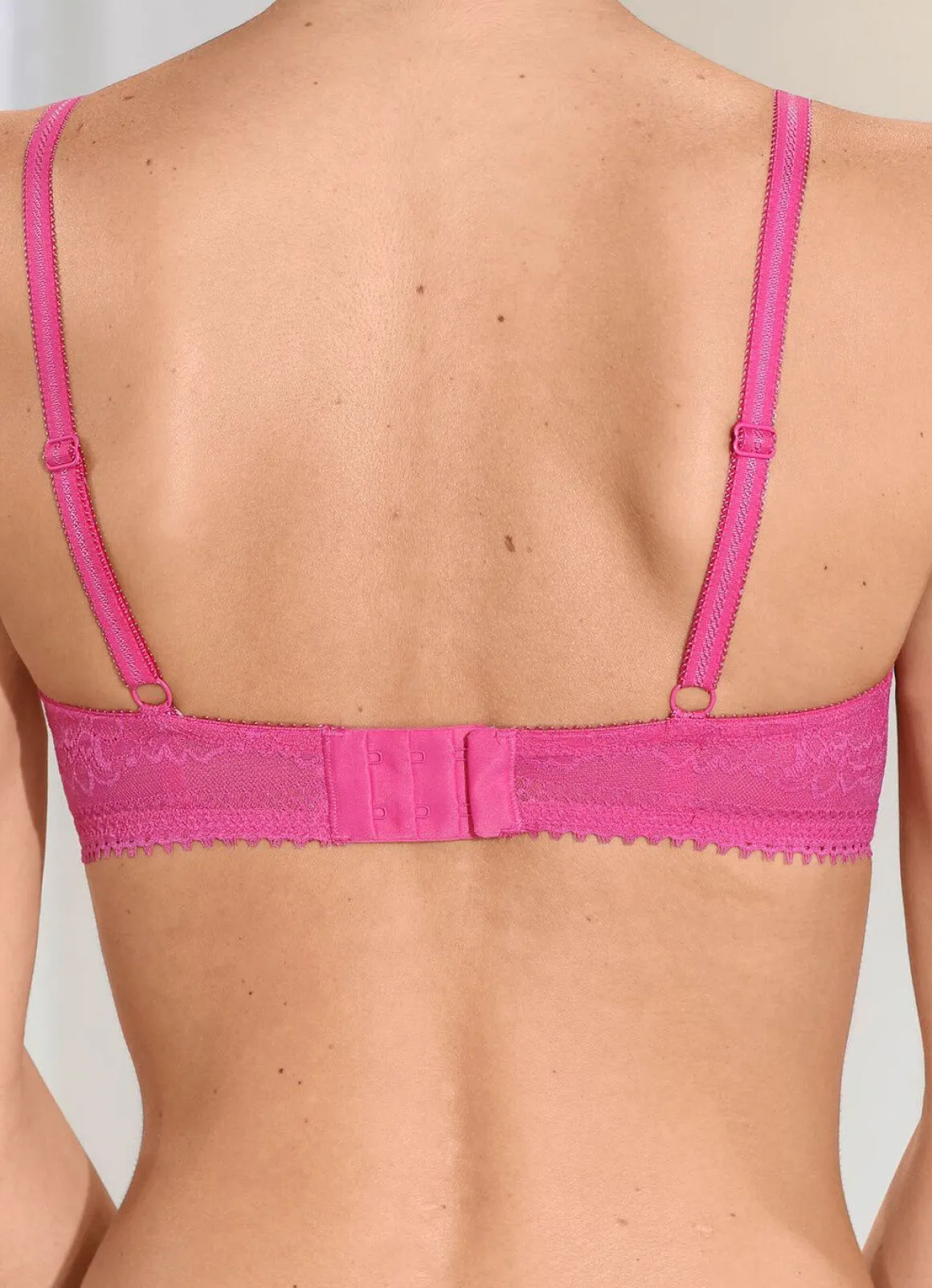 Nina von C. BH mit vorgeformten Cups