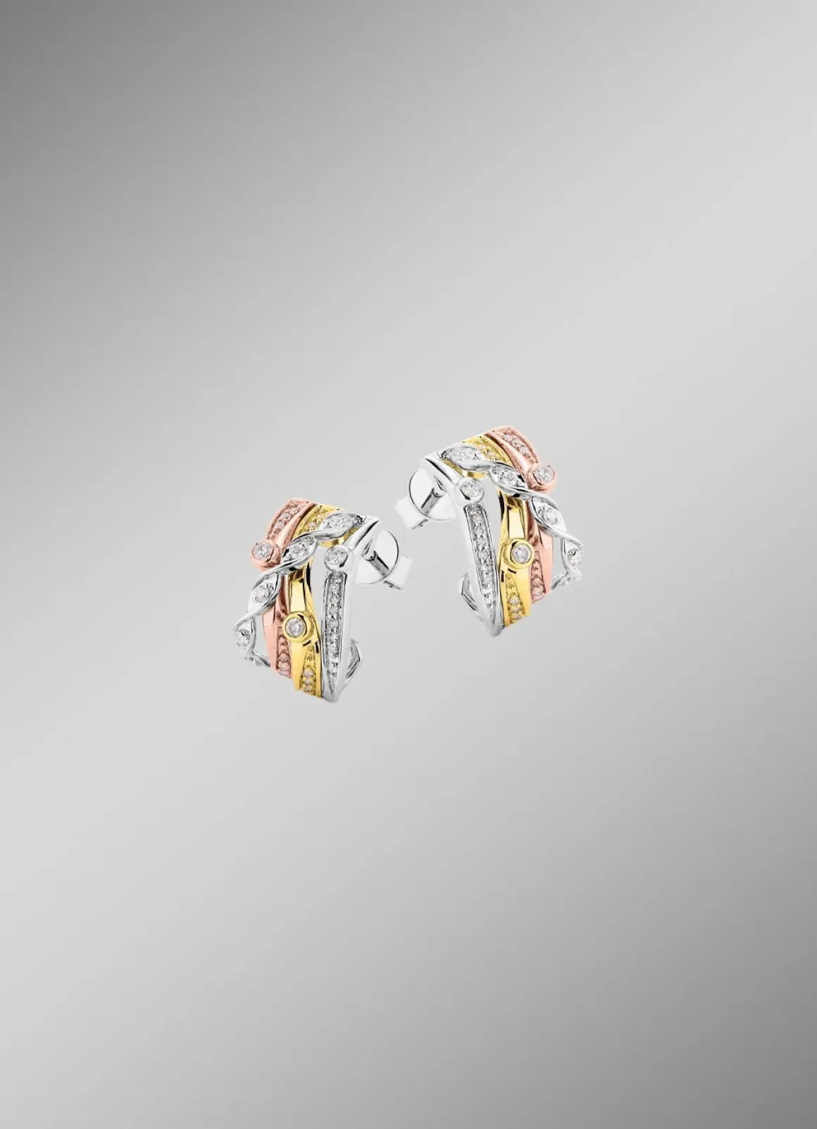Ohrstecker mit 16 Brillanten und 40 Diamanten