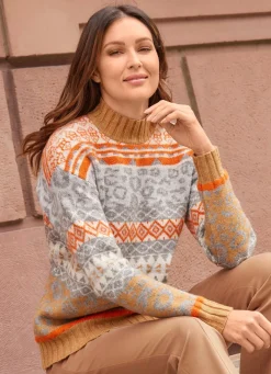 Pullover in aufwendigem Mustermix