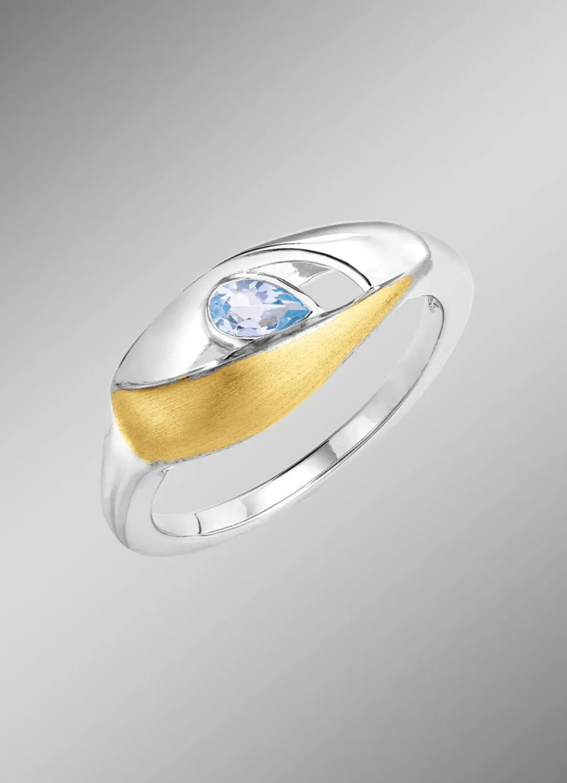 Schicker Damenring mit Blautopas