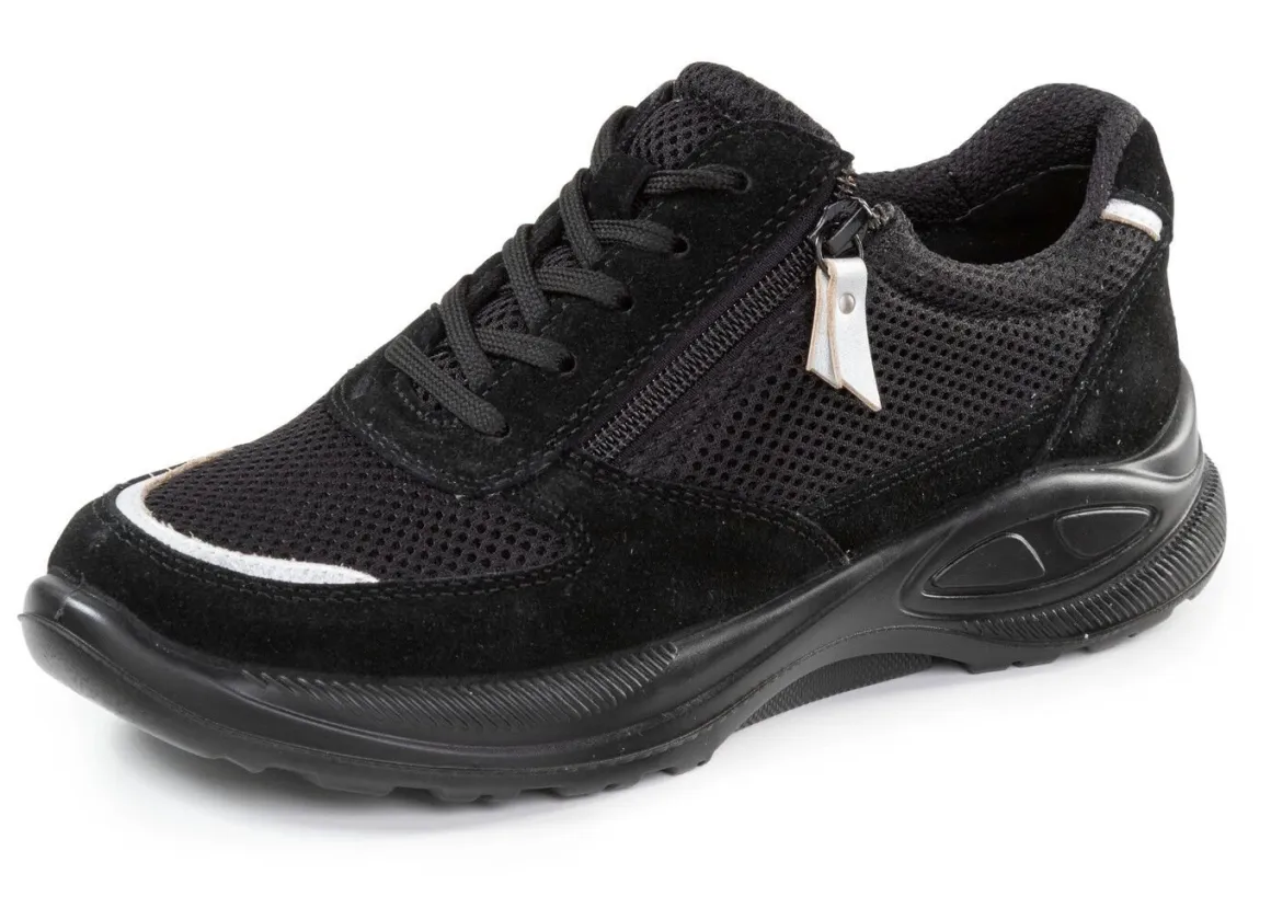 Schnürschuh aus Meshmaterial und Veloursleder