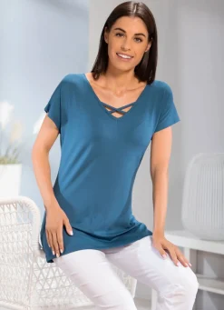 Shirt mit Bändchenzier am V-Ausschnitt in 2 Farben