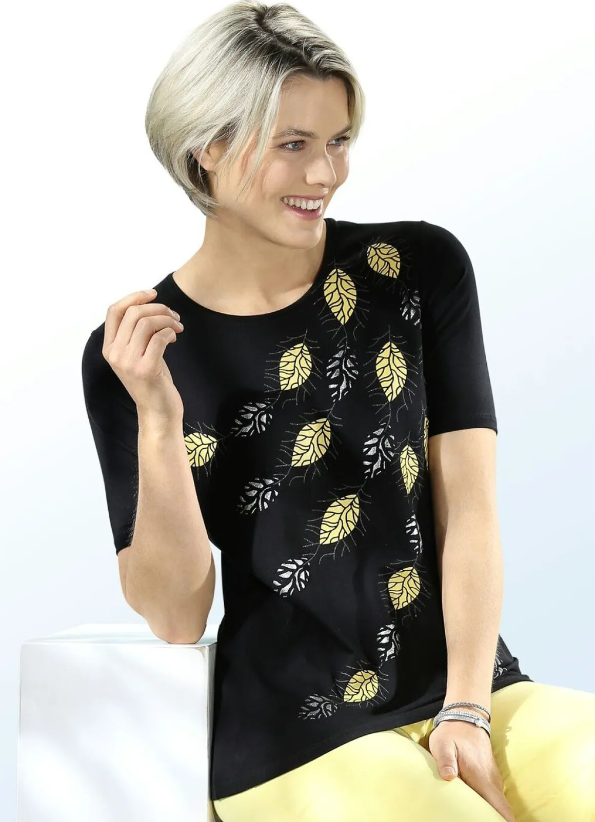 Shirt mit interessantem Blätterdruck in 2 Farben