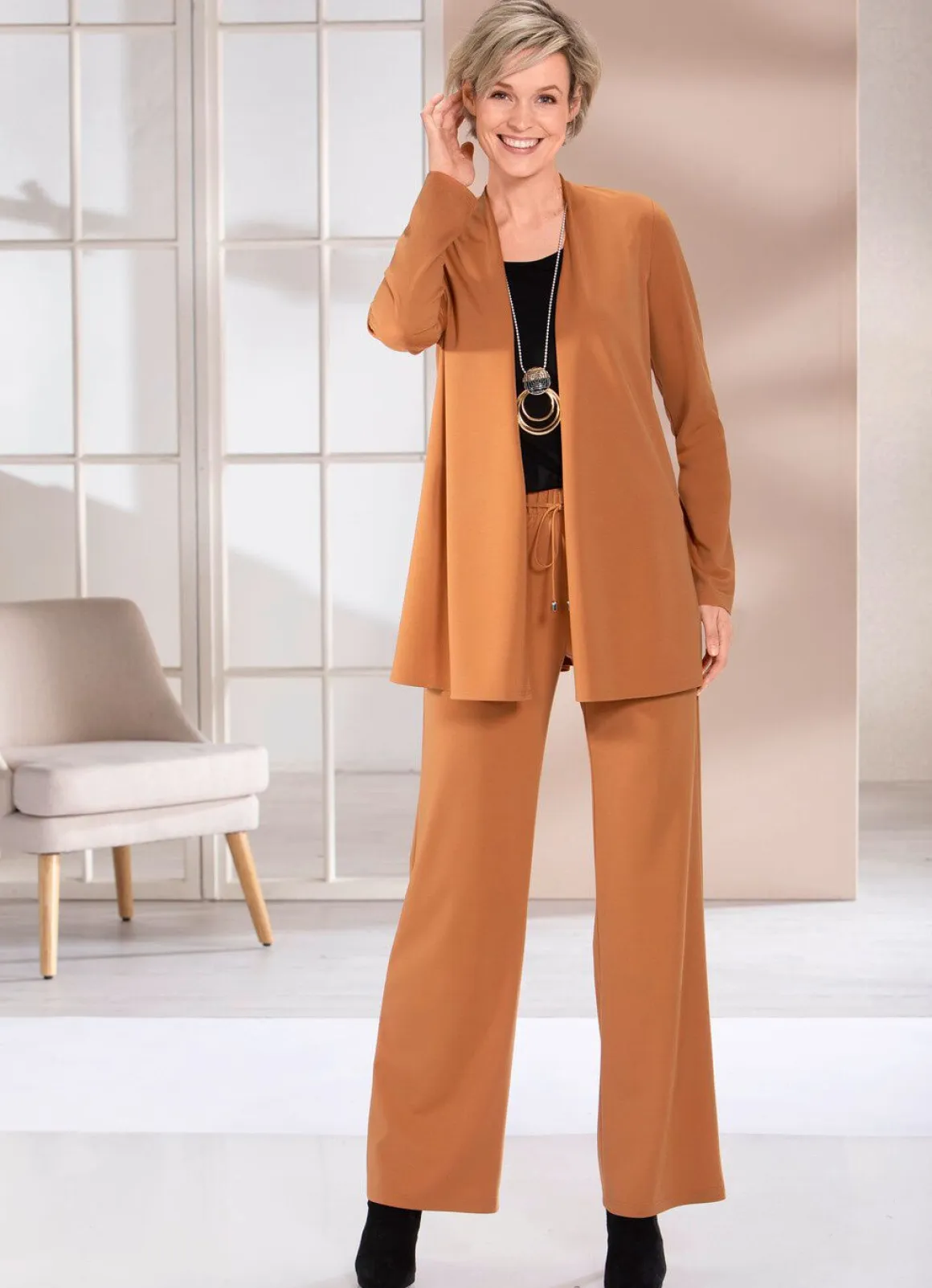Shirtjacke in verschlussloser Form in 4 Farben
