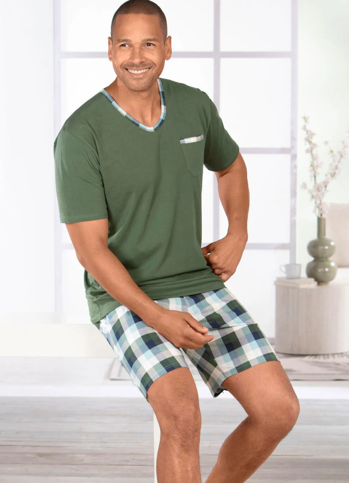 Shorty, 3 teilig, mit zwei Oberteilen und einer Hose