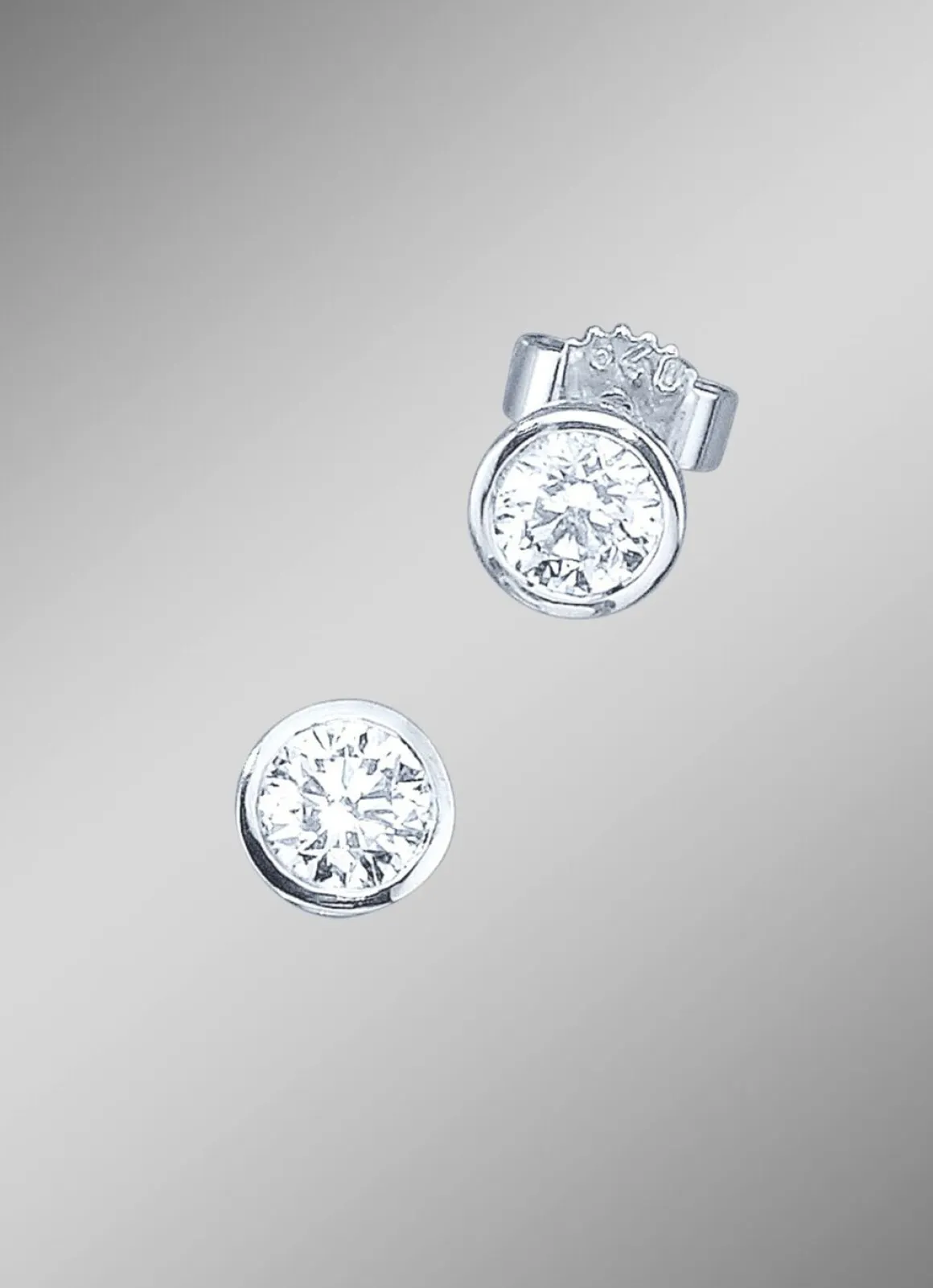 Solitär-Ohrstecker mit lupenreinen Brillanten