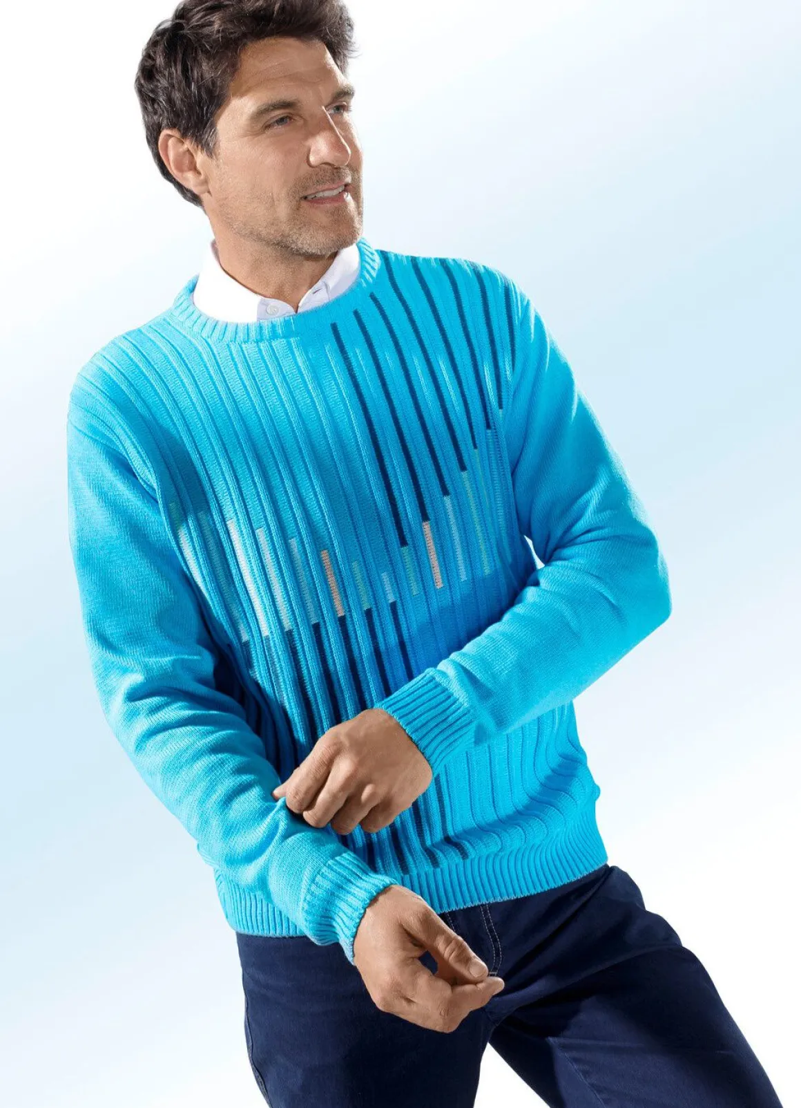Sommerlicher türkisfabener Pullover