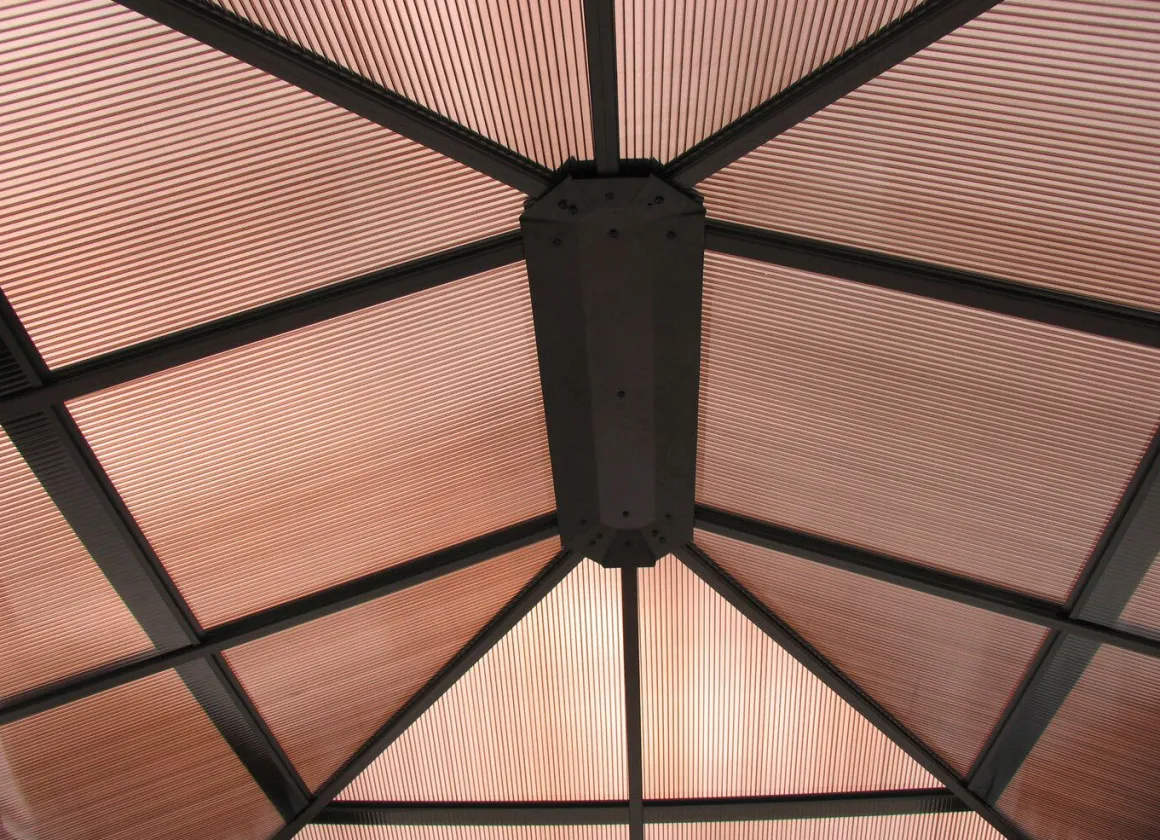 Stilvoller Hardtop-Pavillon