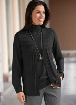 Strickjacke mit Zöpfchenstruktur