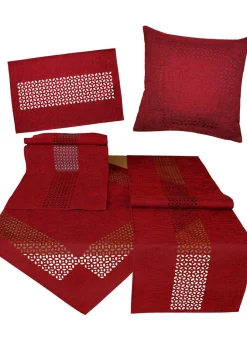 Tischdecke mit dekorativer Lochstanzung