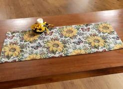 Tisch- und Raumdekoration mit Sonnenblumen-Dessin