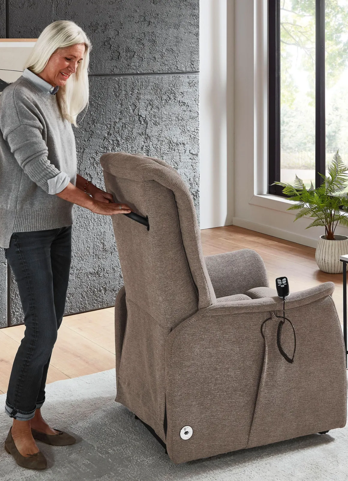 TV-Sessel mit Motor, Aufstehhilfe und Mobilitätsfunktion