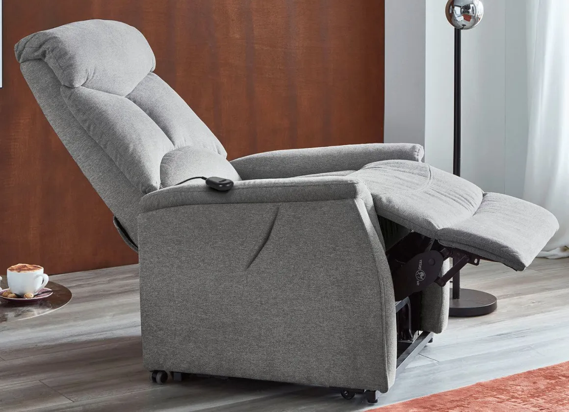 TV-Sessel mit Motor und Aufstehhilfe