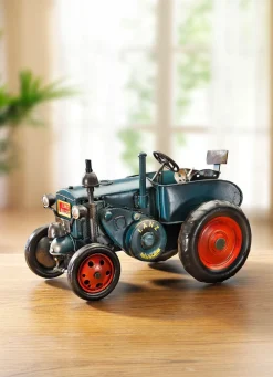 Von Hand gefertigter Traktor Lanz Bulldog