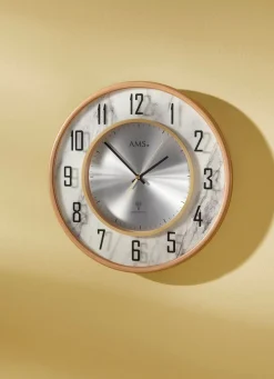 Wanduhr in Marmor-Optik