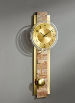 Wanduhr mit arabischen Ziffern